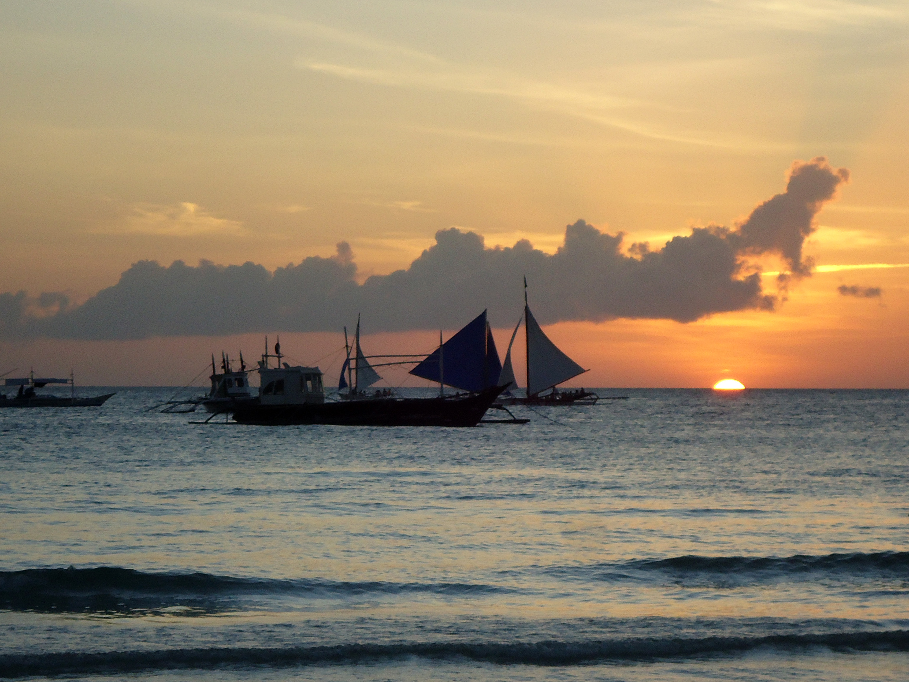 boracay backpacker